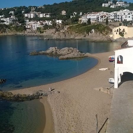 ホテルPuig Gros Montrás エクステリア 写真